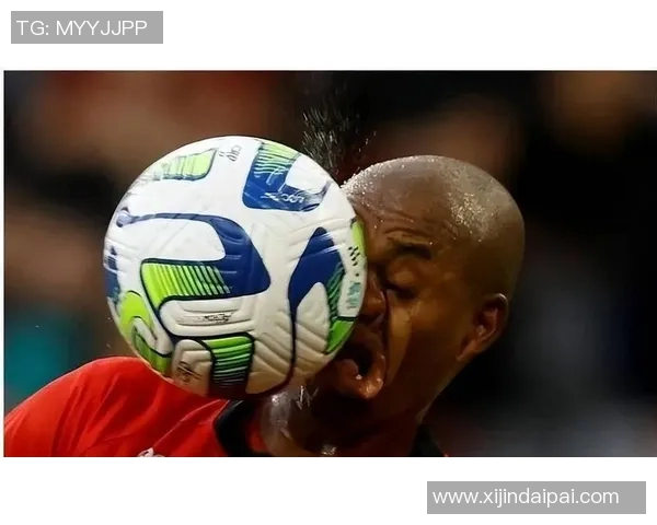 足球明星与老头的幽默互动视频引发网友热议，笑声不断的奇妙瞬间