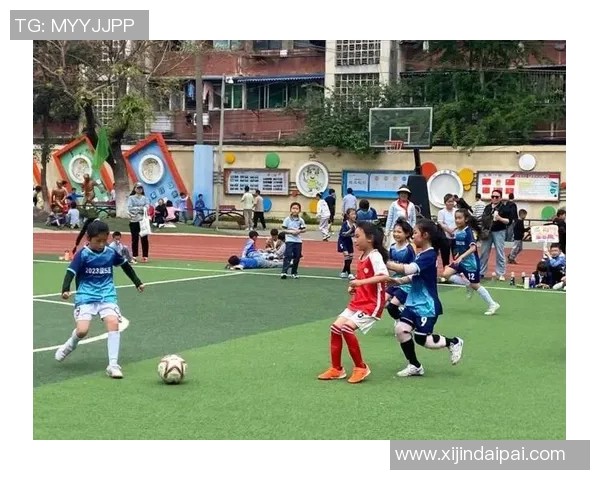 足球明星与娃娃的奇幻冒险之旅在绿茵场上的友谊与梦想